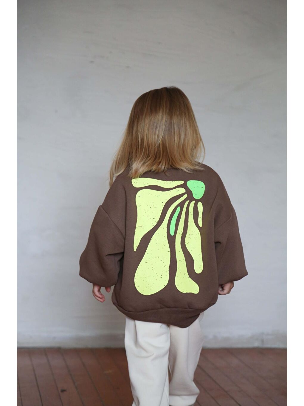 Kahverengi Sarı Sırt Baskılı Çocuk Eşofman Takımı-4