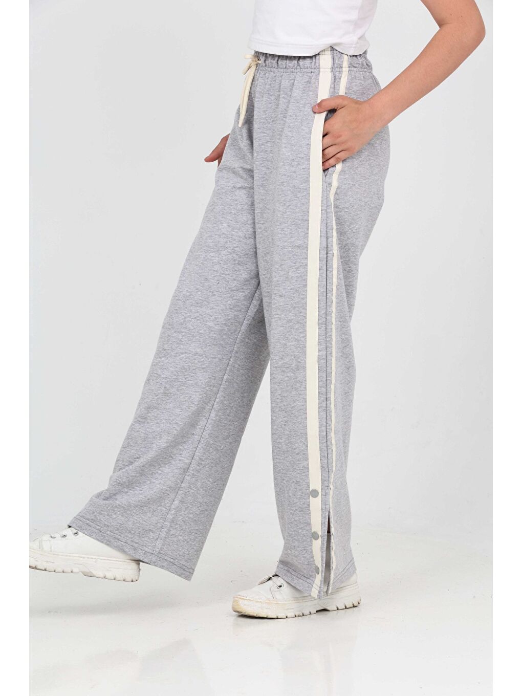 Gri Kız Çocuk Boydan Şeritli Eşofman Alt-2