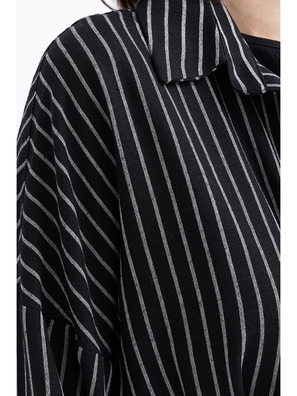 Siyah-Hırkalı Kolsuz Elbiseli Takım-4