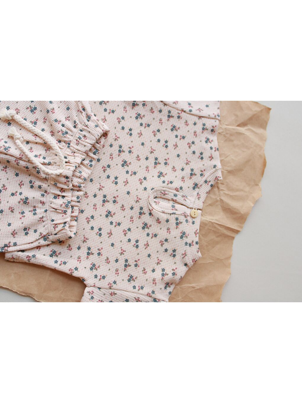 Bej Renkli Çiçek Baskılı Waffle Şort Takım-6