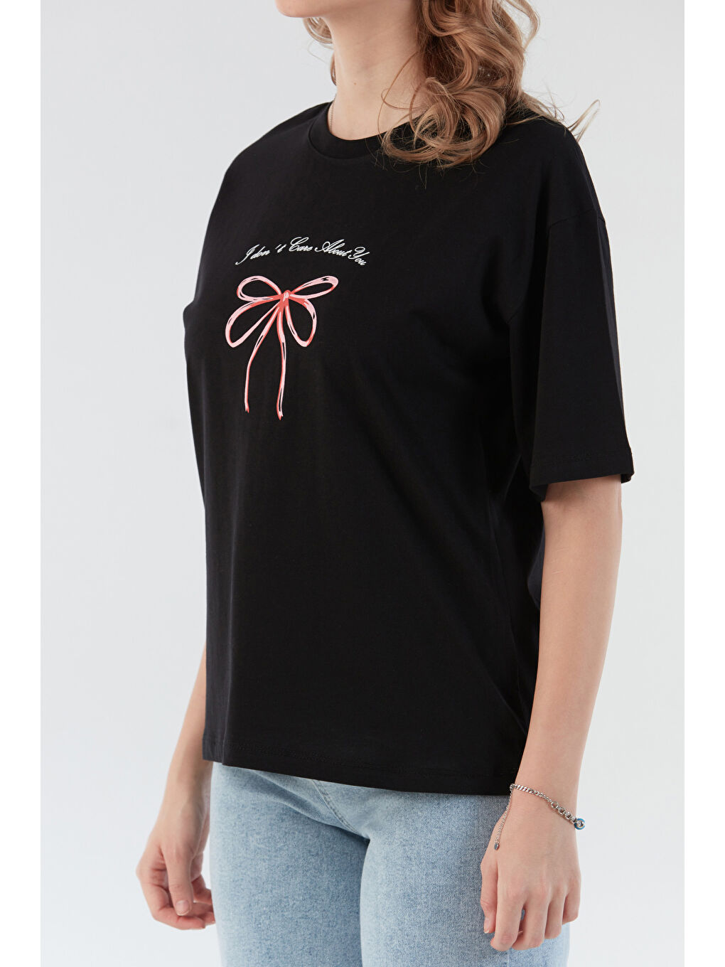 Siyah Kurdele Ve Yazı Baskılı Oversize Tişört-4