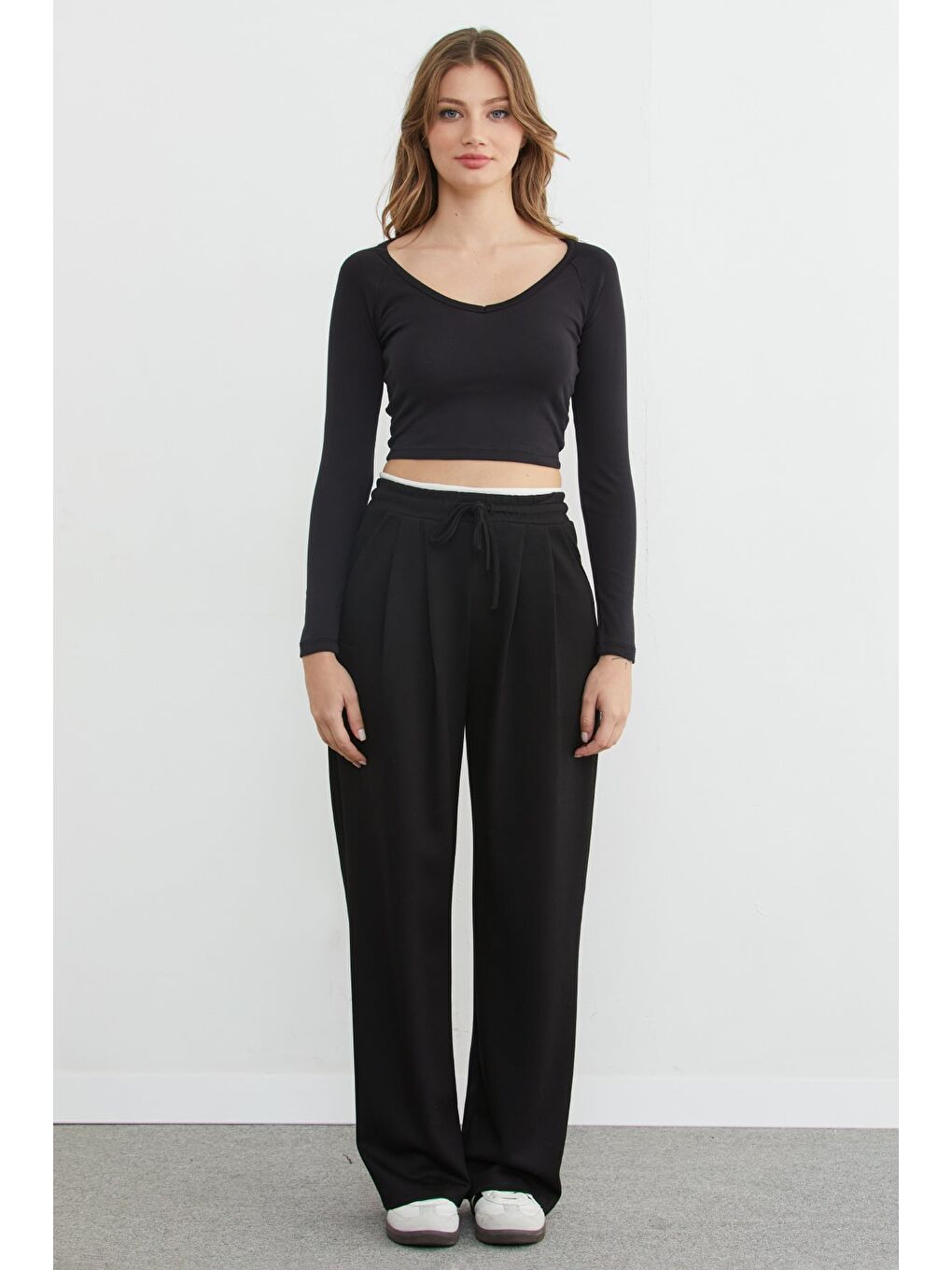 Siyah Beli Ribana Detaylı Pileli Modal Pantolon-2