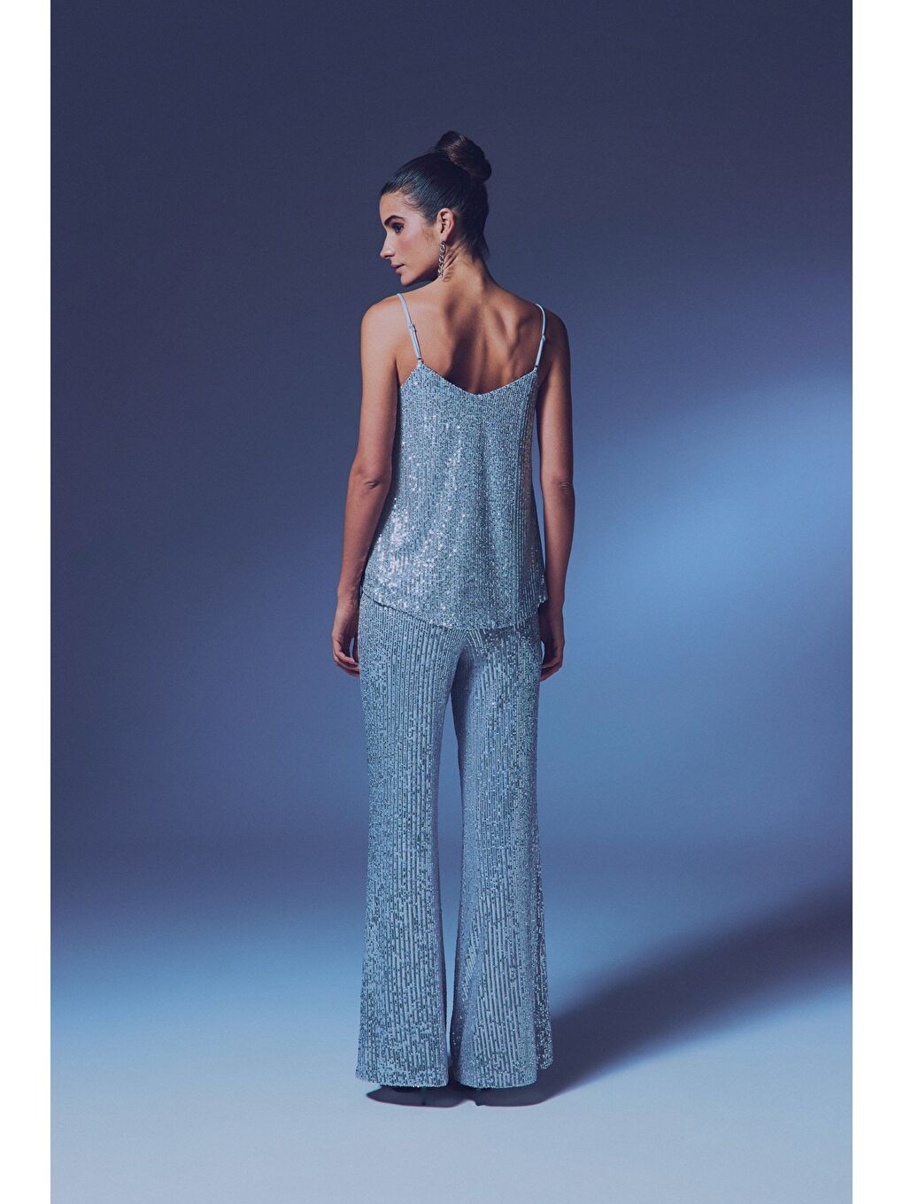 Gri Payet Detaylı Askılı Bluz - Gümüş-5