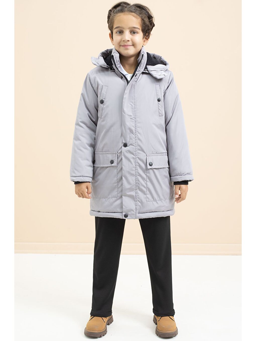 Gri İçi Kürklü Çıtçıtlı Cepli Uzun Kesim Erkek Çocuk Kapüşonlu Şişme Mont 21448-2