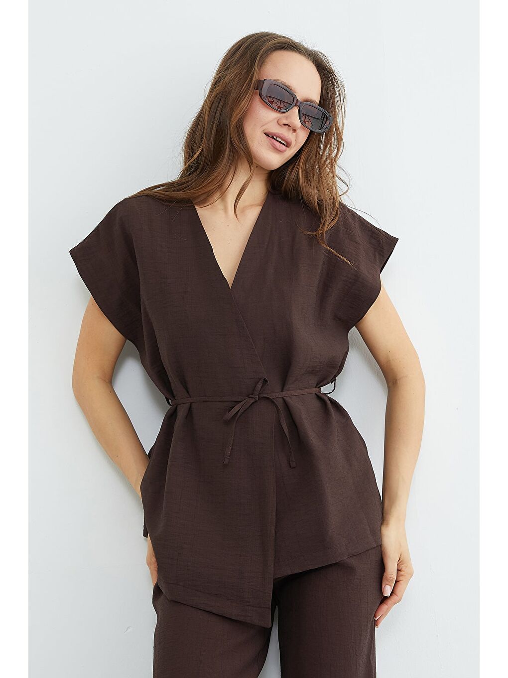 Kahverengi Beli Bağlamalı Düşük Kol Yelekli Krinkıl 2 Li Takım-1