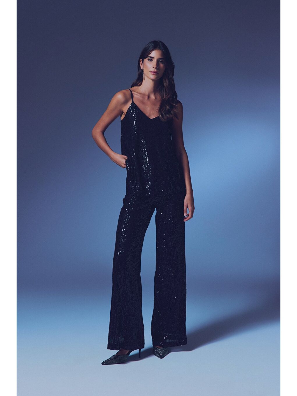 Payet Detaylı Askılı Bluz - Siyah-4