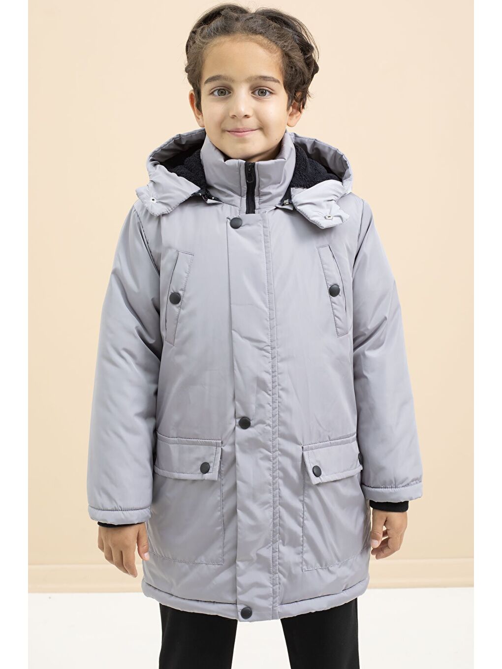Gri İçi Kürklü Çıtçıtlı Cepli Uzun Kesim Erkek Çocuk Kapüşonlu Şişme Mont 21448-4