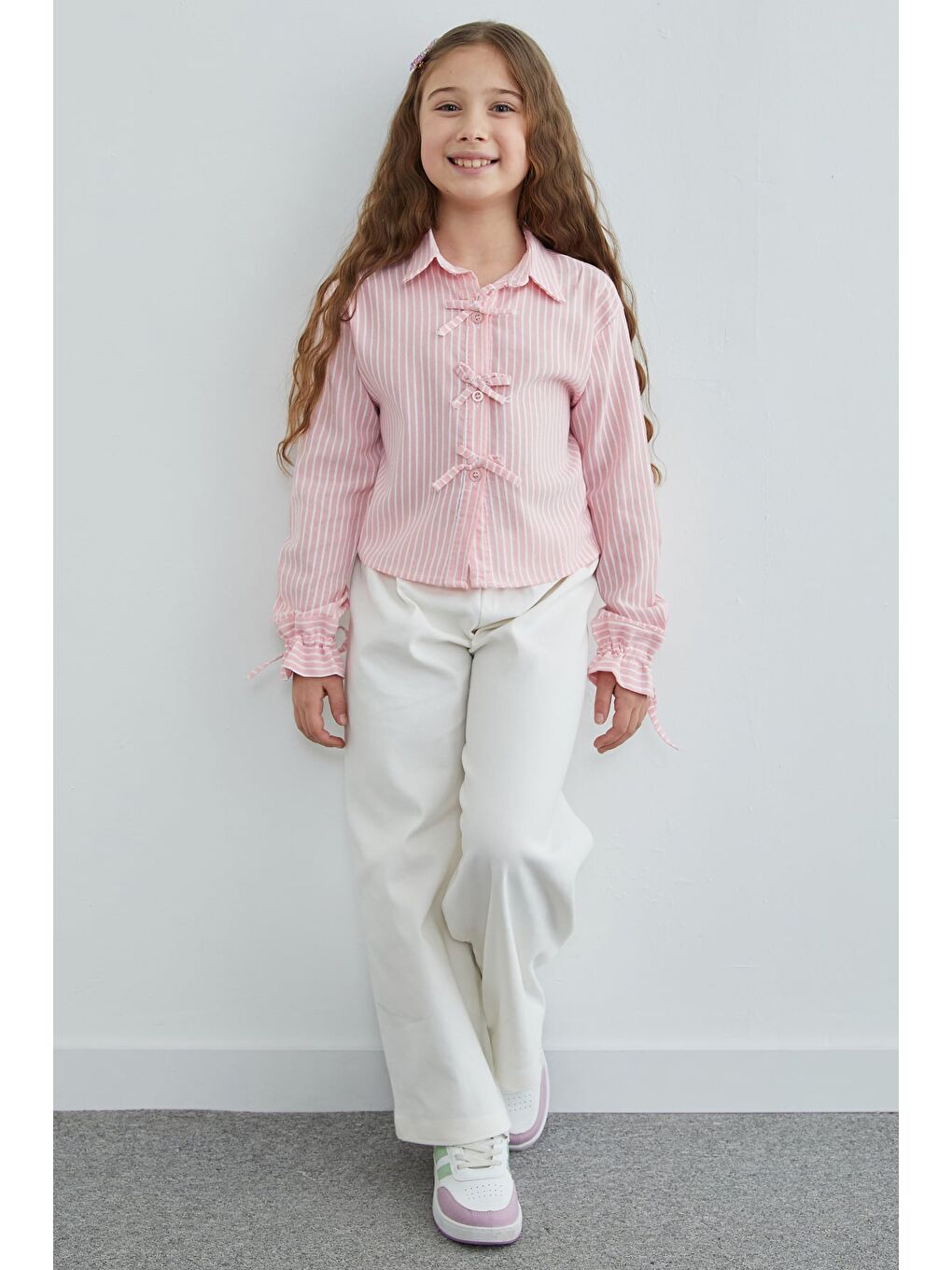 Pembe Çizgili Fiyonk Detaylı Kız Çocuk Crop Gömlek-1