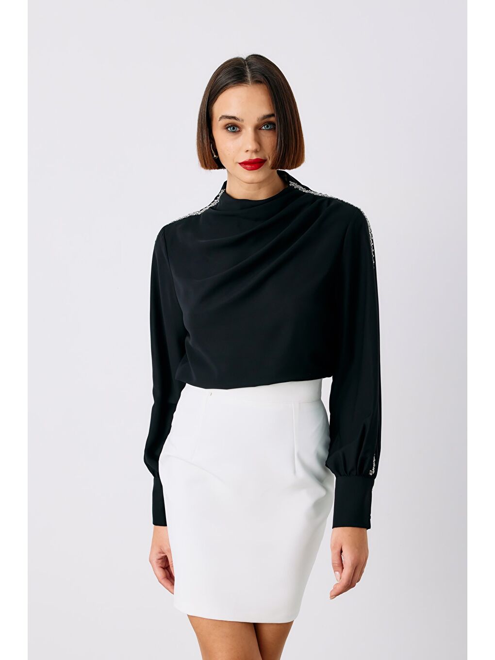 Omuz Aksesuarlı Bluz - Siyah-4