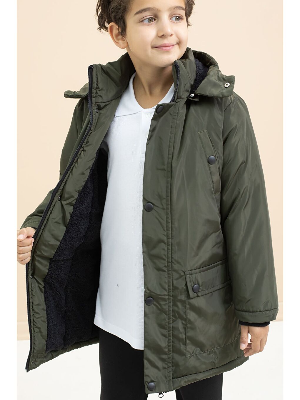 Haki İçi Kürklü Çıtçıtlı Cepli Uzun Kesim Erkek Çocuk Kapüşonlu Şişme Mont 21445-1
