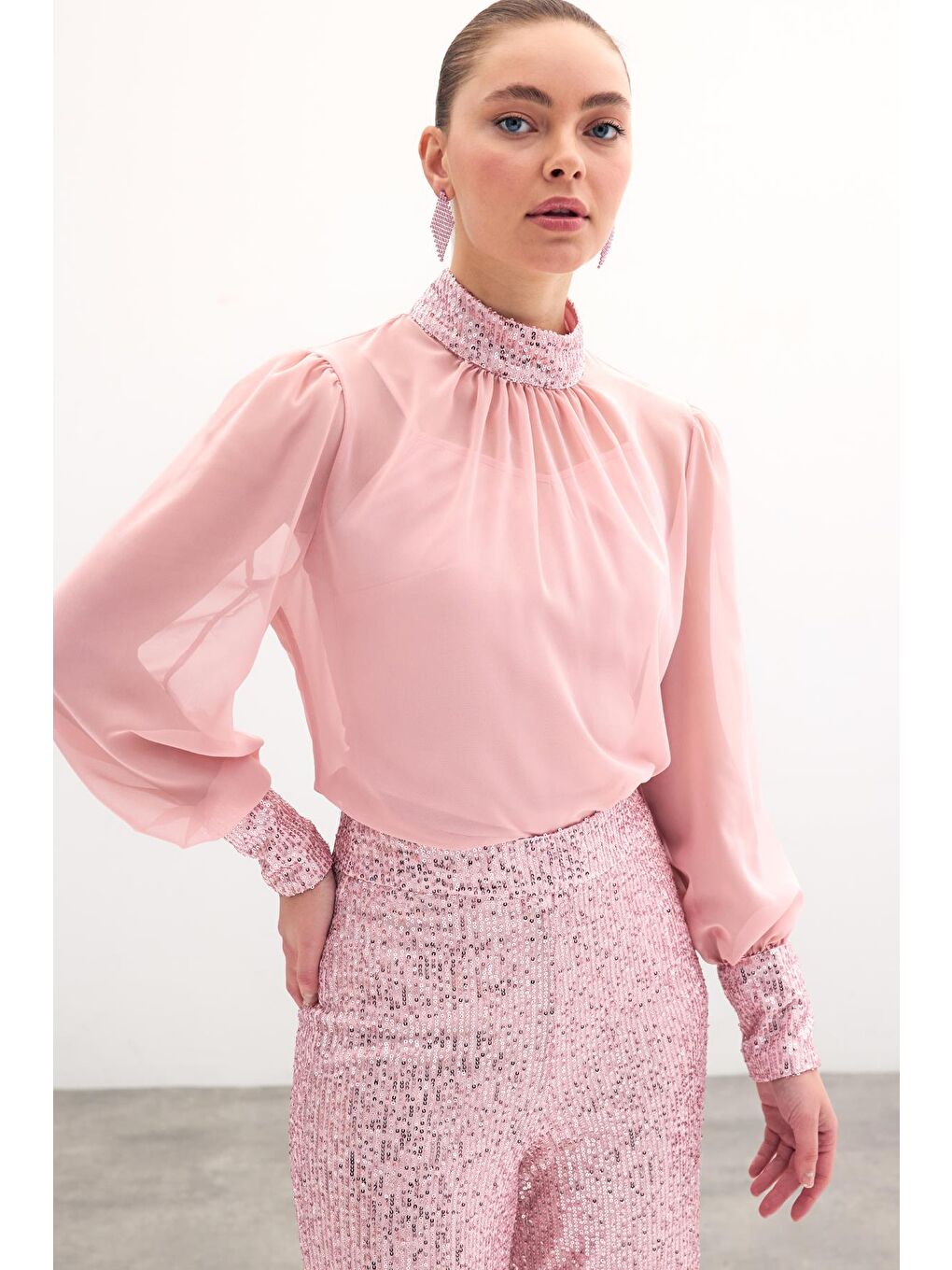 Pembe Payet Detaylı Bluz - Pudra-2