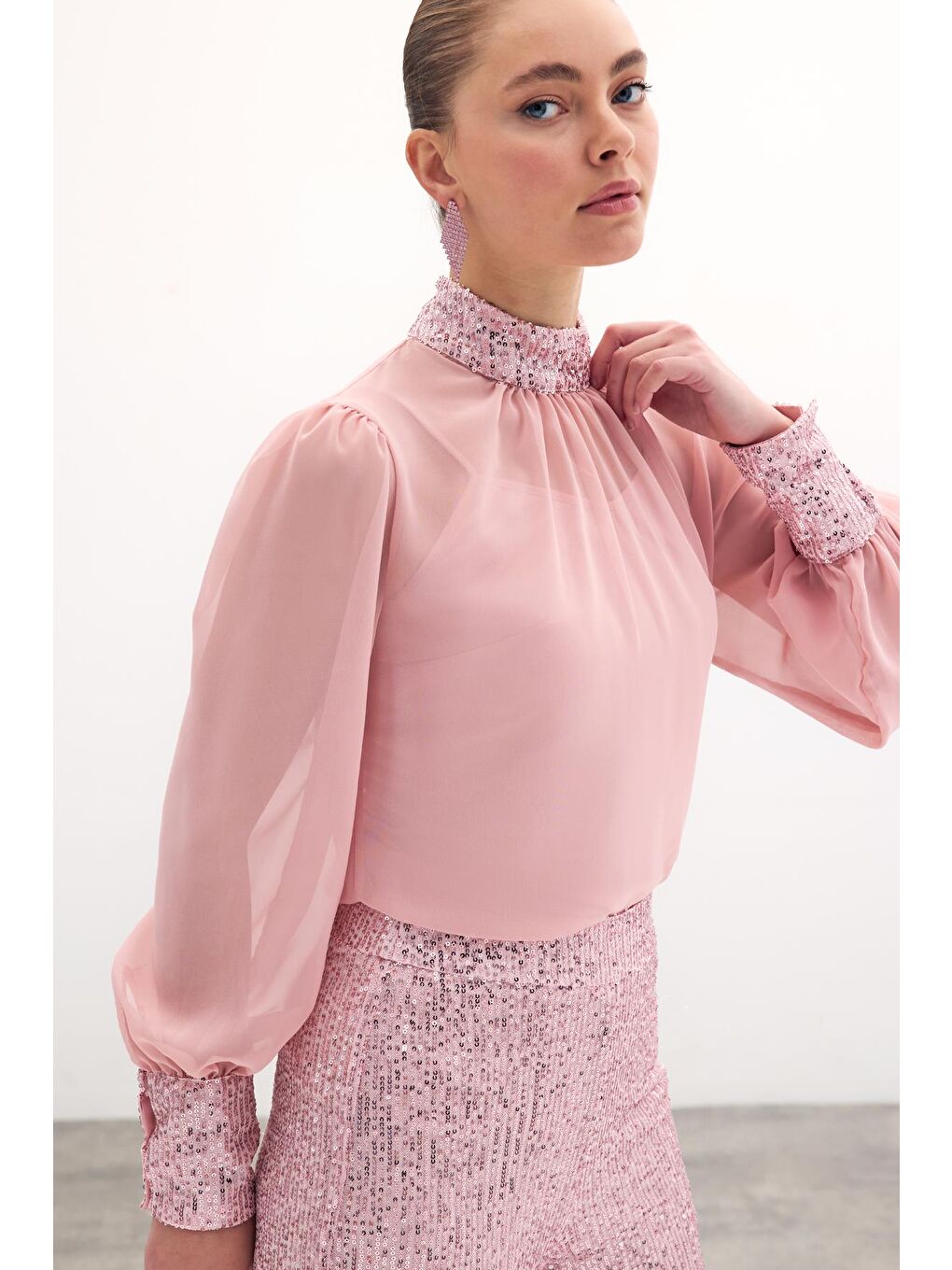 Pembe Payet Detaylı Bluz - Pudra-5