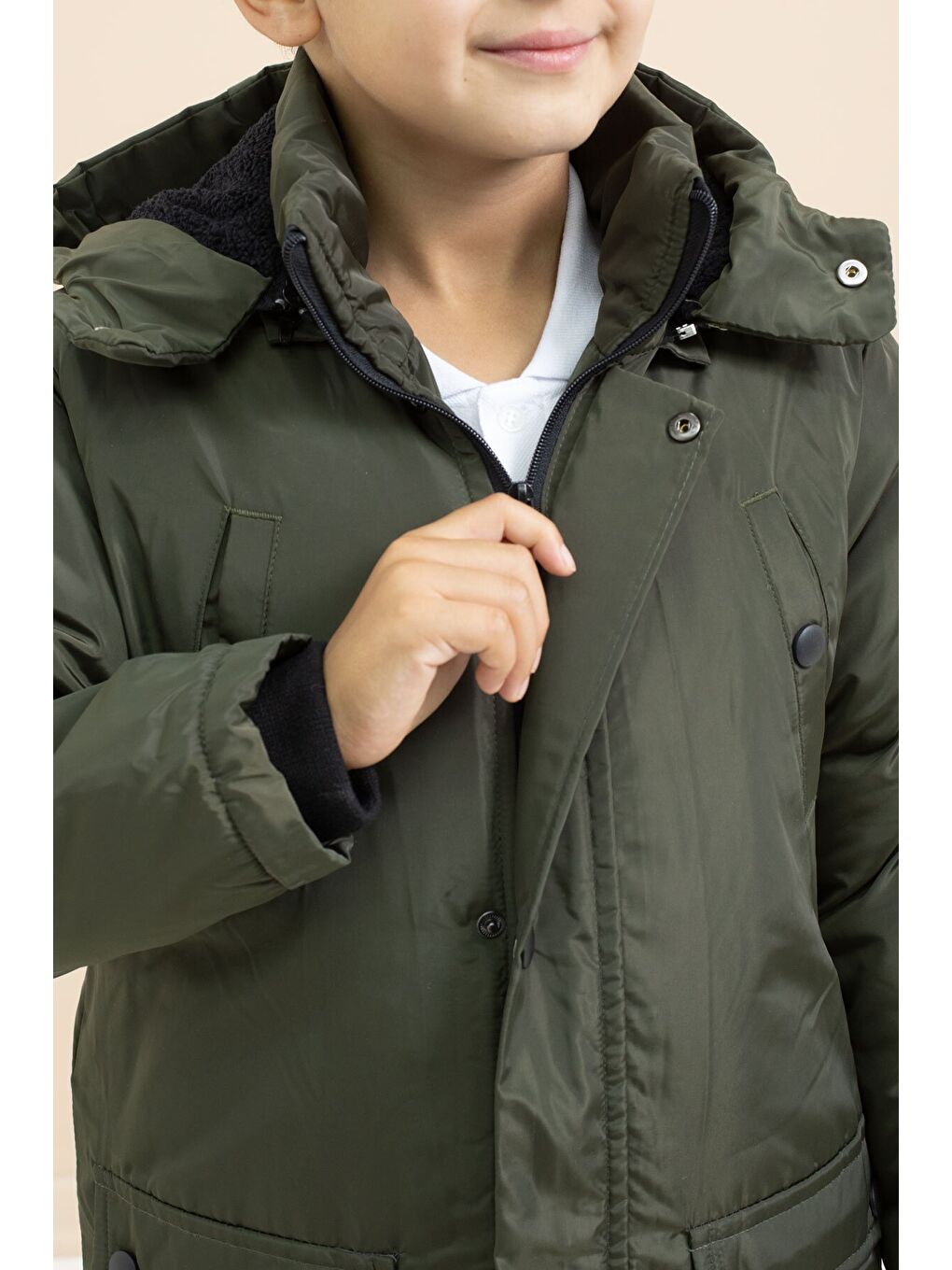 Haki İçi Kürklü Çıtçıtlı Cepli Uzun Kesim Erkek Çocuk Kapüşonlu Şişme Mont 21445-3