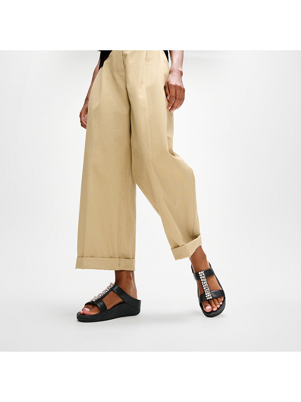 Siyah Erkek Terlik A2M-001 FINO Pearls and Crystal H-Bar-1