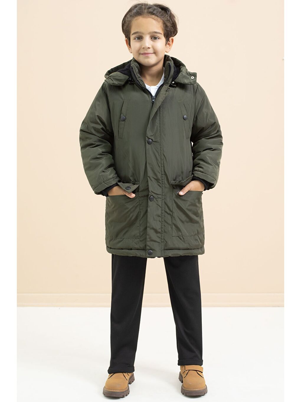 Haki İçi Kürklü Çıtçıtlı Cepli Uzun Kesim Erkek Çocuk Kapüşonlu Şişme Mont 21445-4