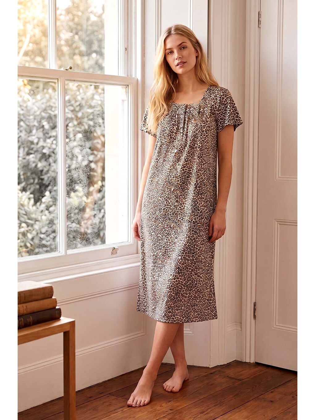Kadın Leopar Desen Kısa Kol Viskon Elbise Pijama 25238-1 Bej-2