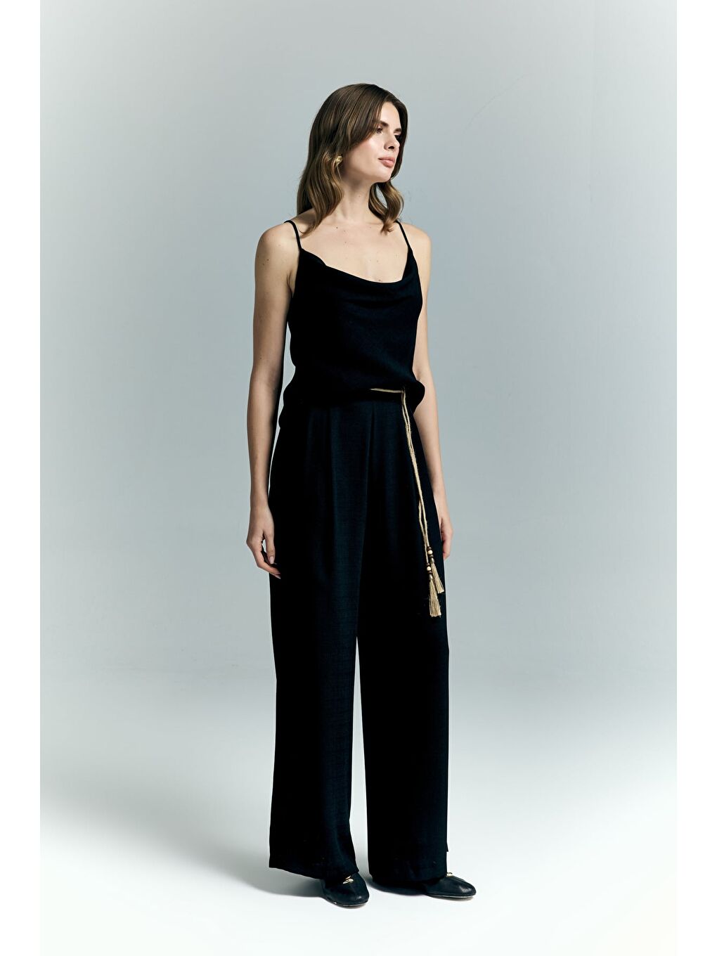 Kemer Detaylı Pantolon - Siyah-1