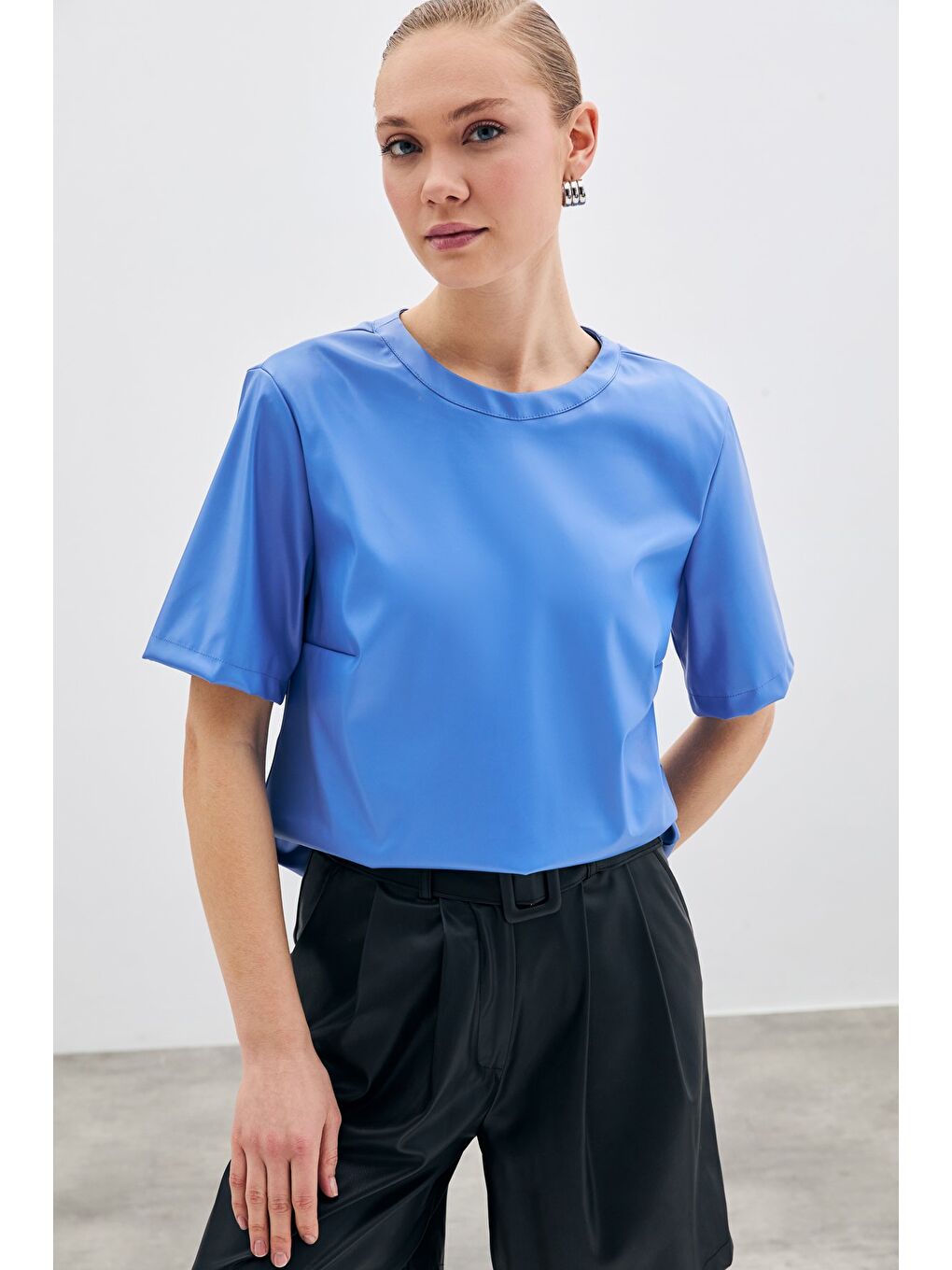 SATEEN Kısa Kol Deri Bluz - Mavi