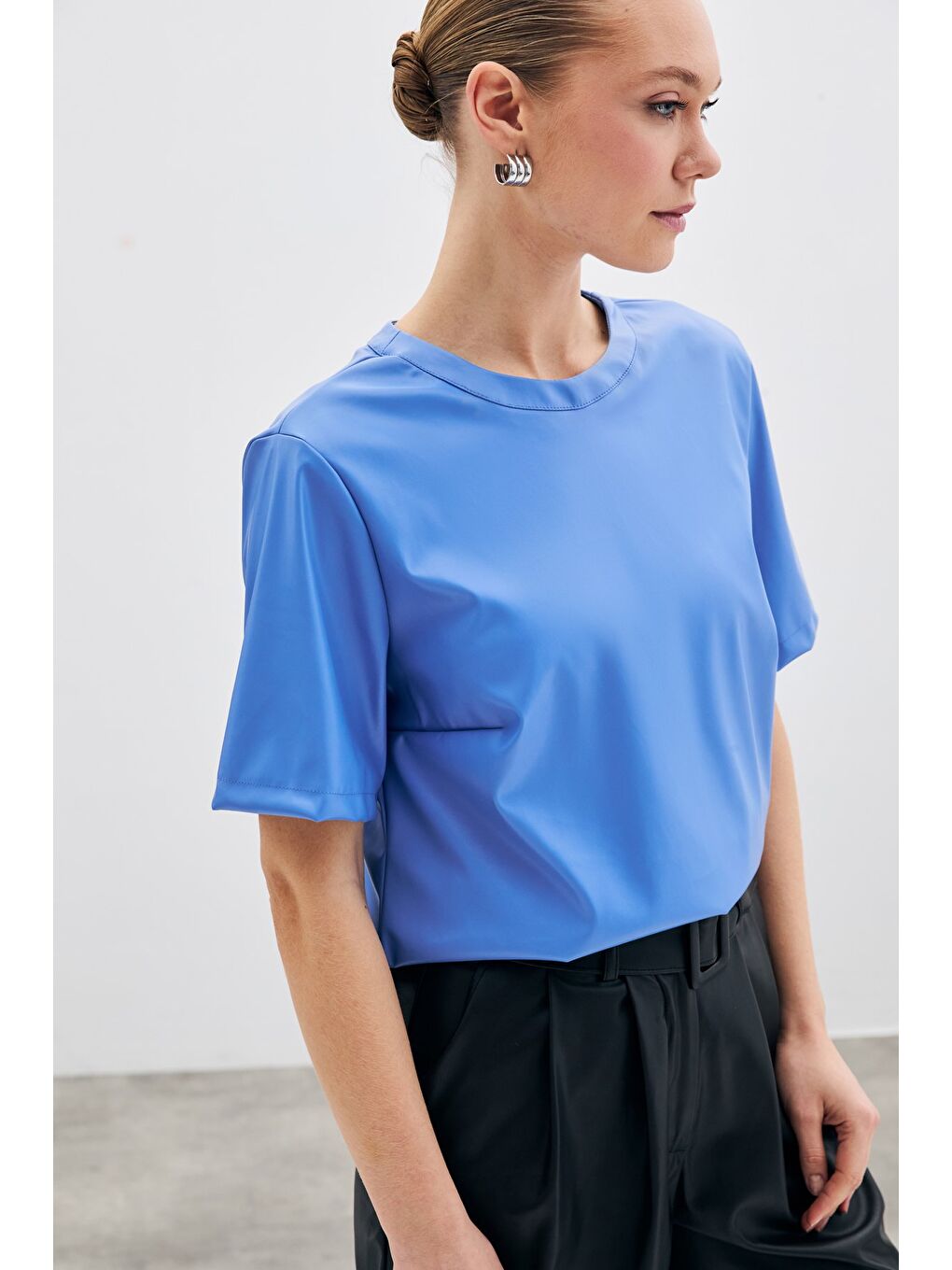 SATEEN Kısa Kol Deri Bluz - Mavi - 1