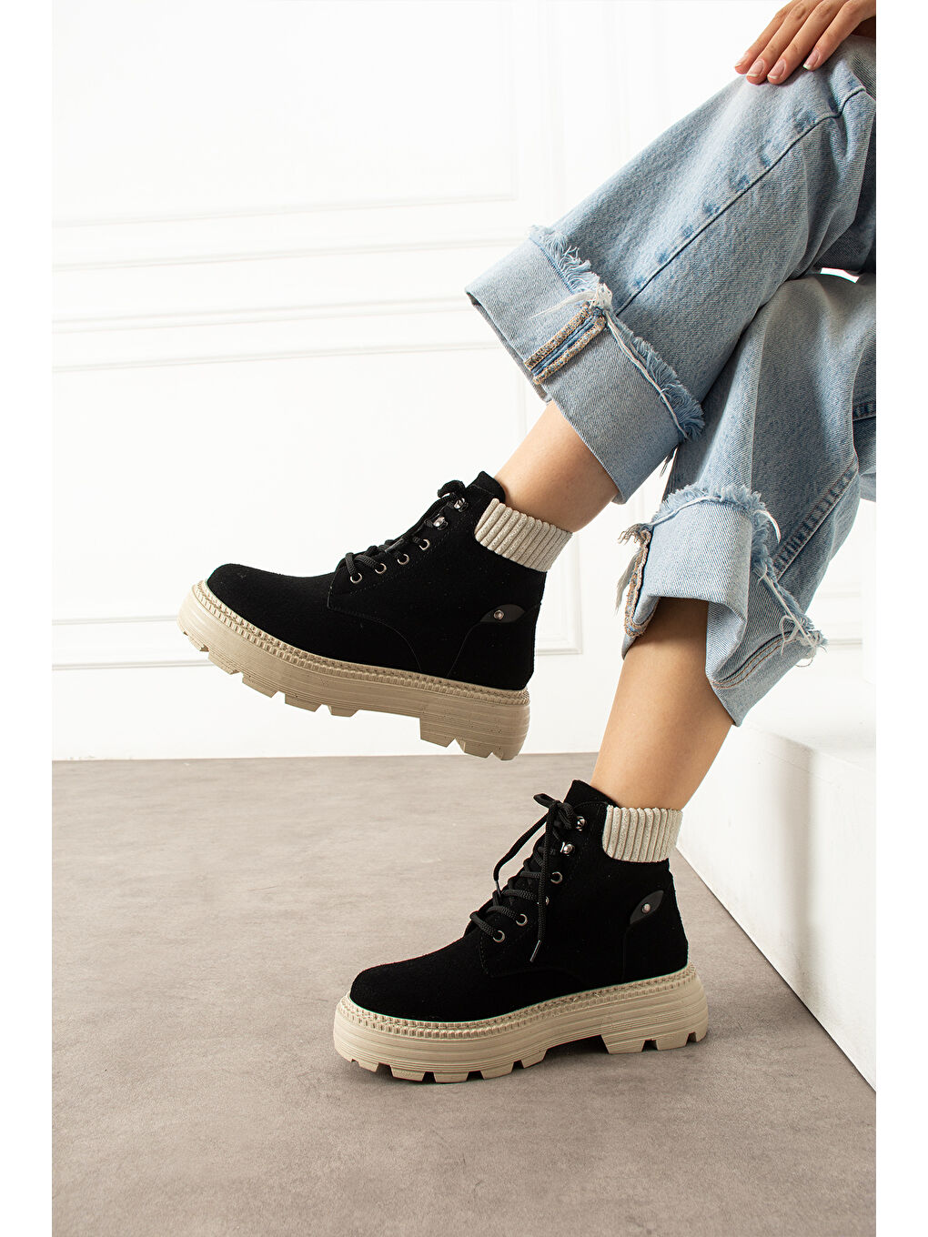 Kadın Bağcıklı Siyah Bot