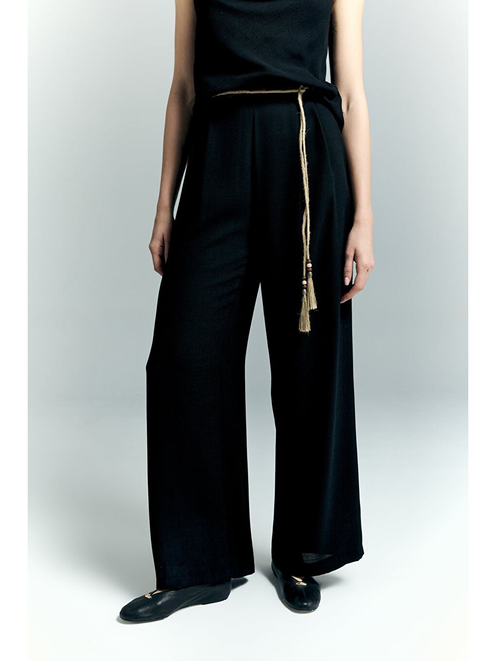 Kemer Detaylı Pantolon - Siyah-3