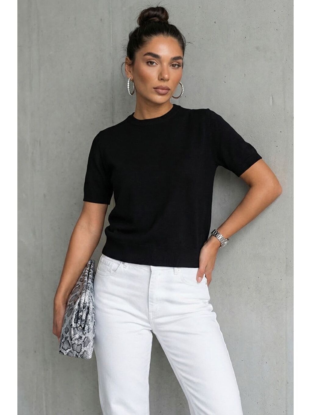 Siyah Bisiklet Yaka Kadın Triko Tişört Mg2703