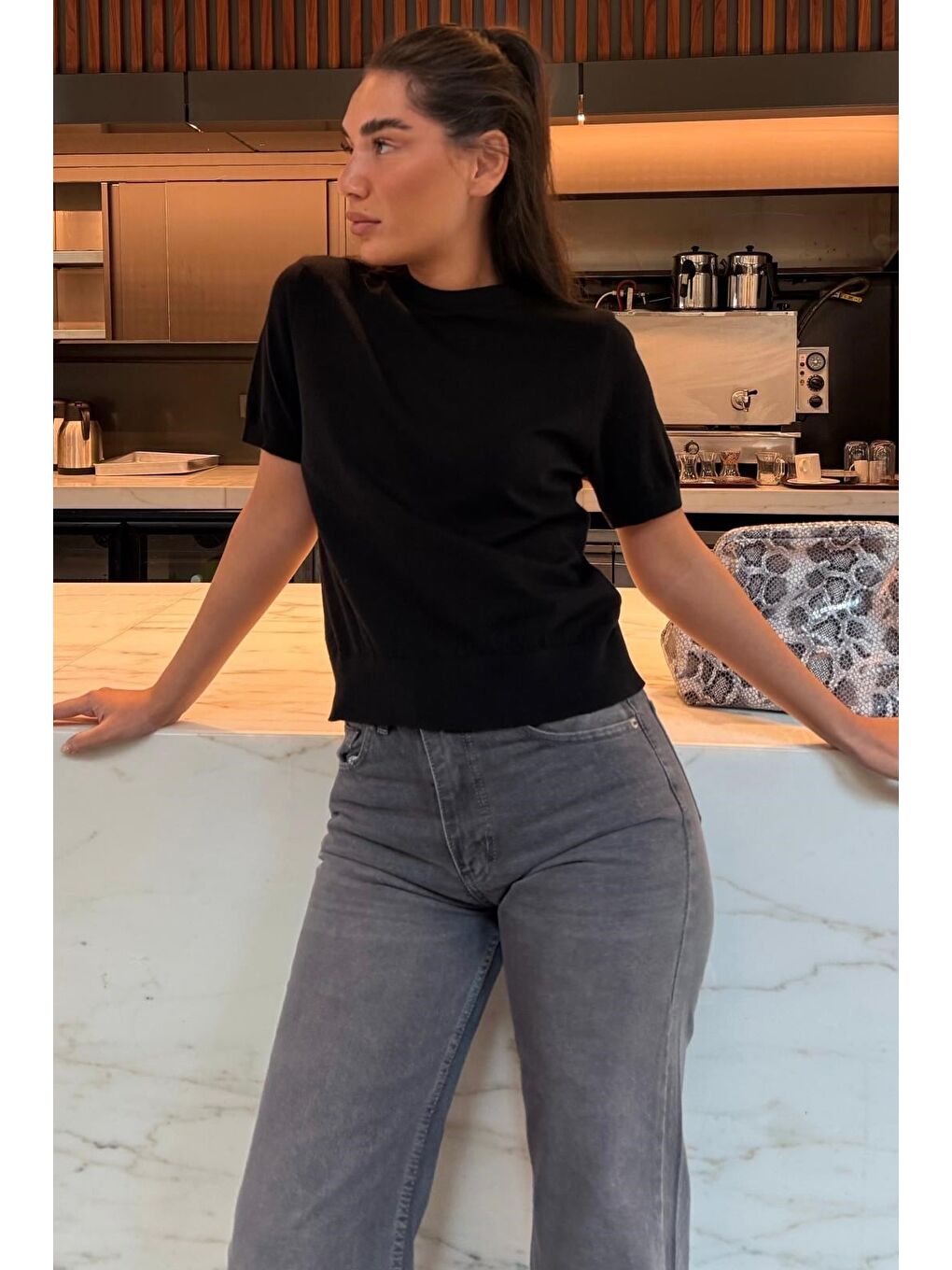 Siyah Bisiklet Yaka Kadın Triko Tişört Mg2703-1