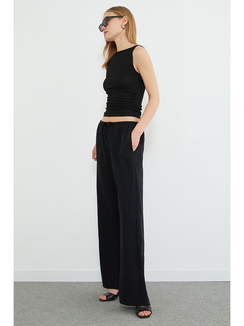 Siyah Beli Lastikli Bağcıklı Palazzo Pantolon-1