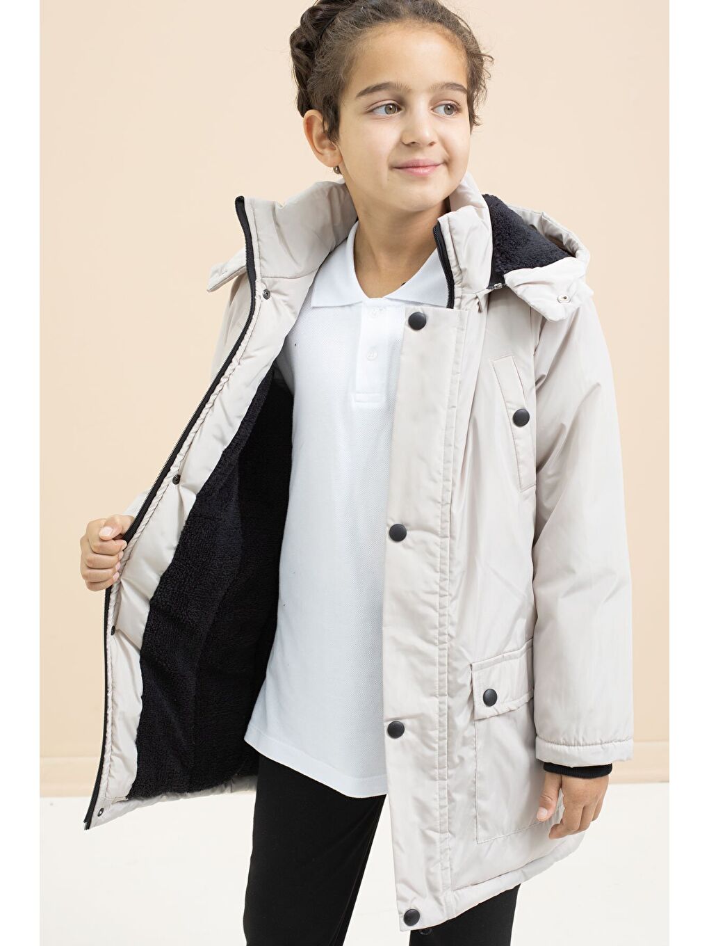 Ekru Krem İçi Kürklü Çıtçıtlı Cepli Uzun Kesim Erkek Çocuk Kapüşonlu Şişme Mont 21447-1
