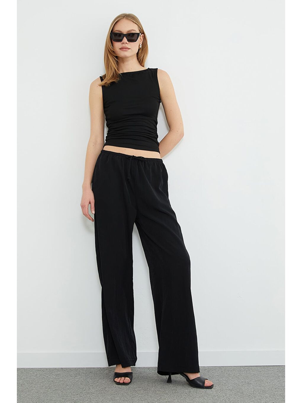 Siyah Beli Lastikli Bağcıklı Palazzo Pantolon-2