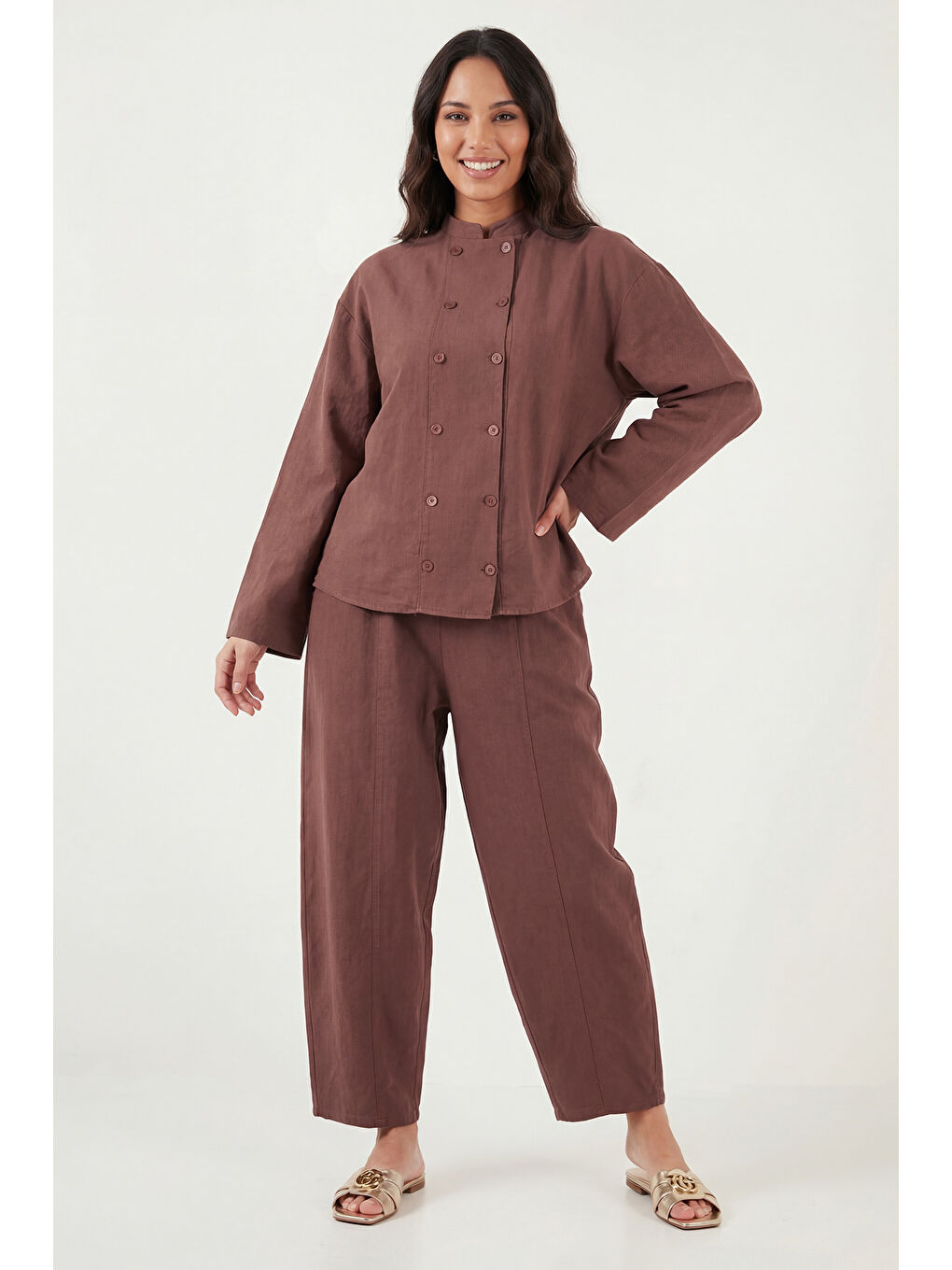 Kahverengi Pamuklu Hakim Yaka Kruvaze Düğmeli Kadın Takım 6928978-2
