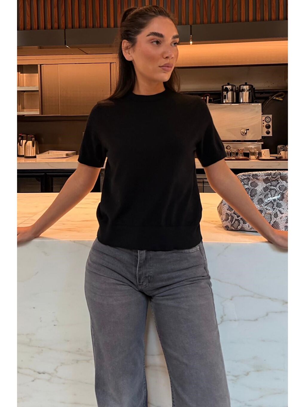 Siyah Bisiklet Yaka Kadın Triko Tişört Mg2703-4