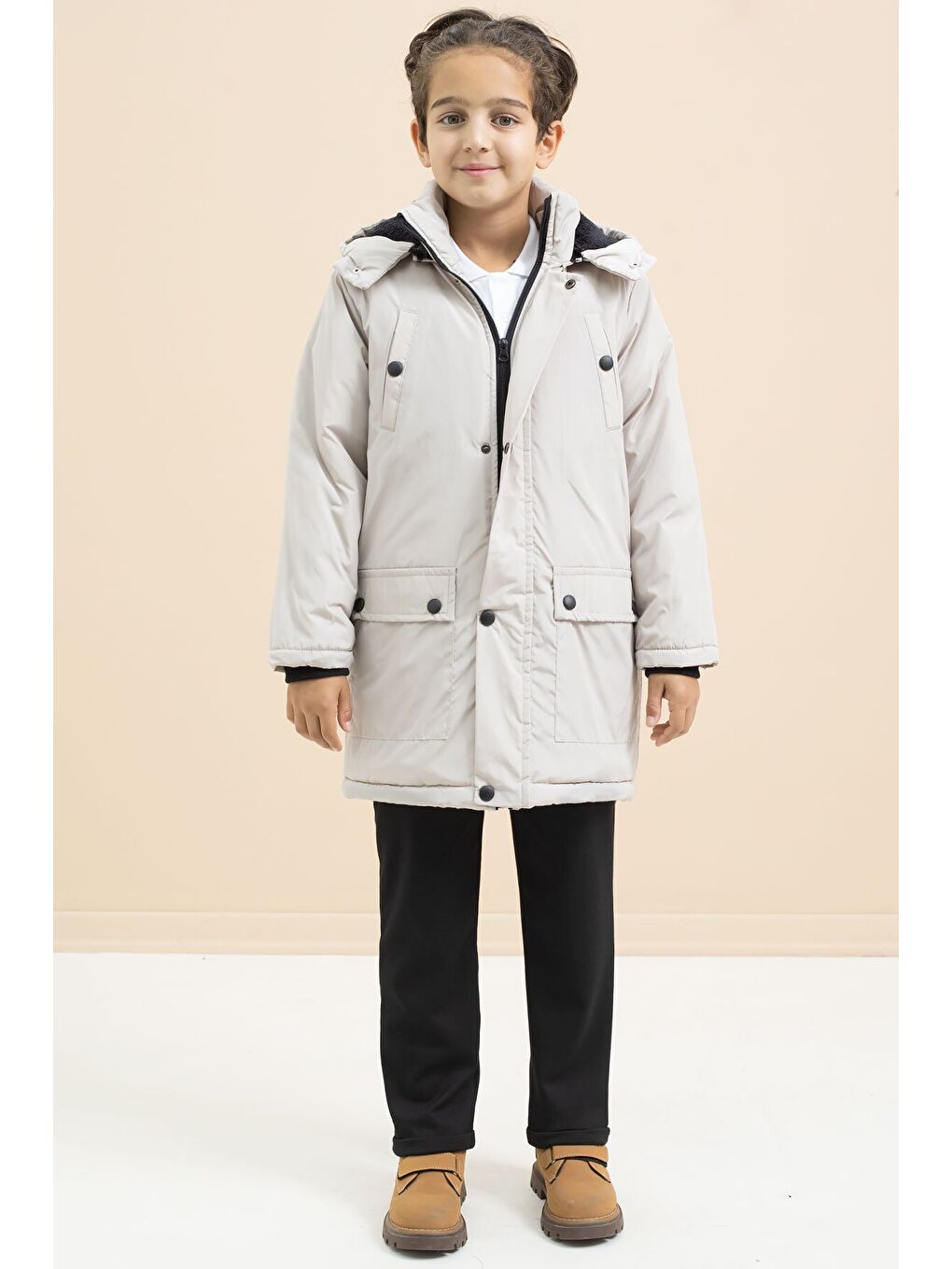 Ekru Krem İçi Kürklü Çıtçıtlı Cepli Uzun Kesim Erkek Çocuk Kapüşonlu Şişme Mont 21447-2