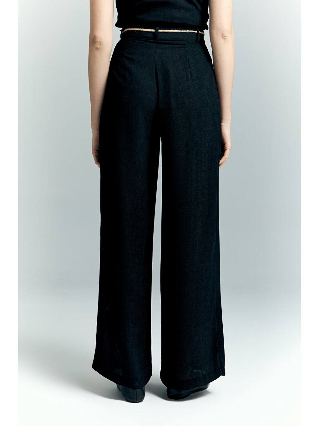 Kemer Detaylı Pantolon - Siyah-5