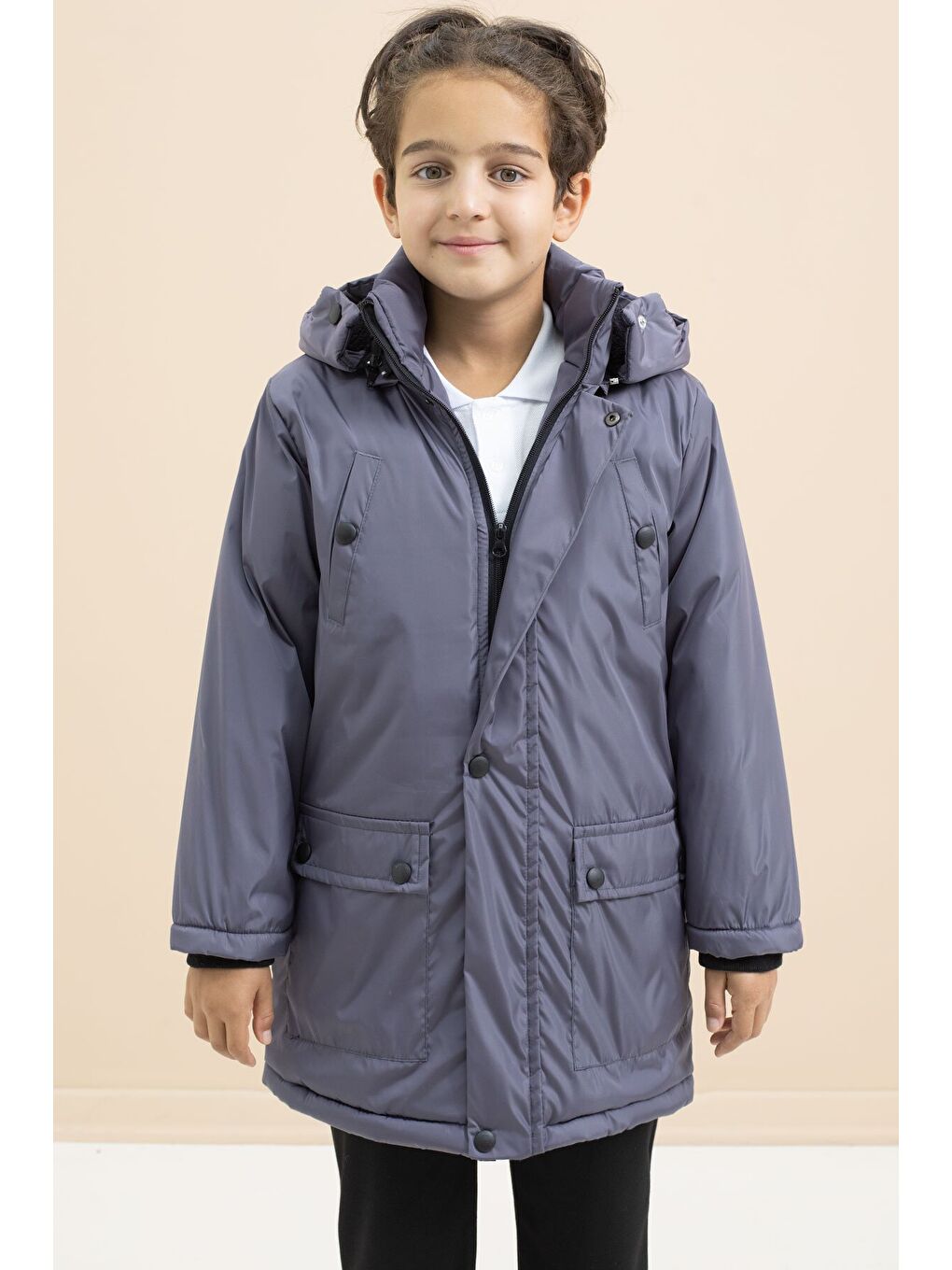 Gri Füme İçi Kürklü Çıtçıtlı Cepli Uzun Kesim Erkek Çocuk Kapüşonlu Şişme Mont 21449-2