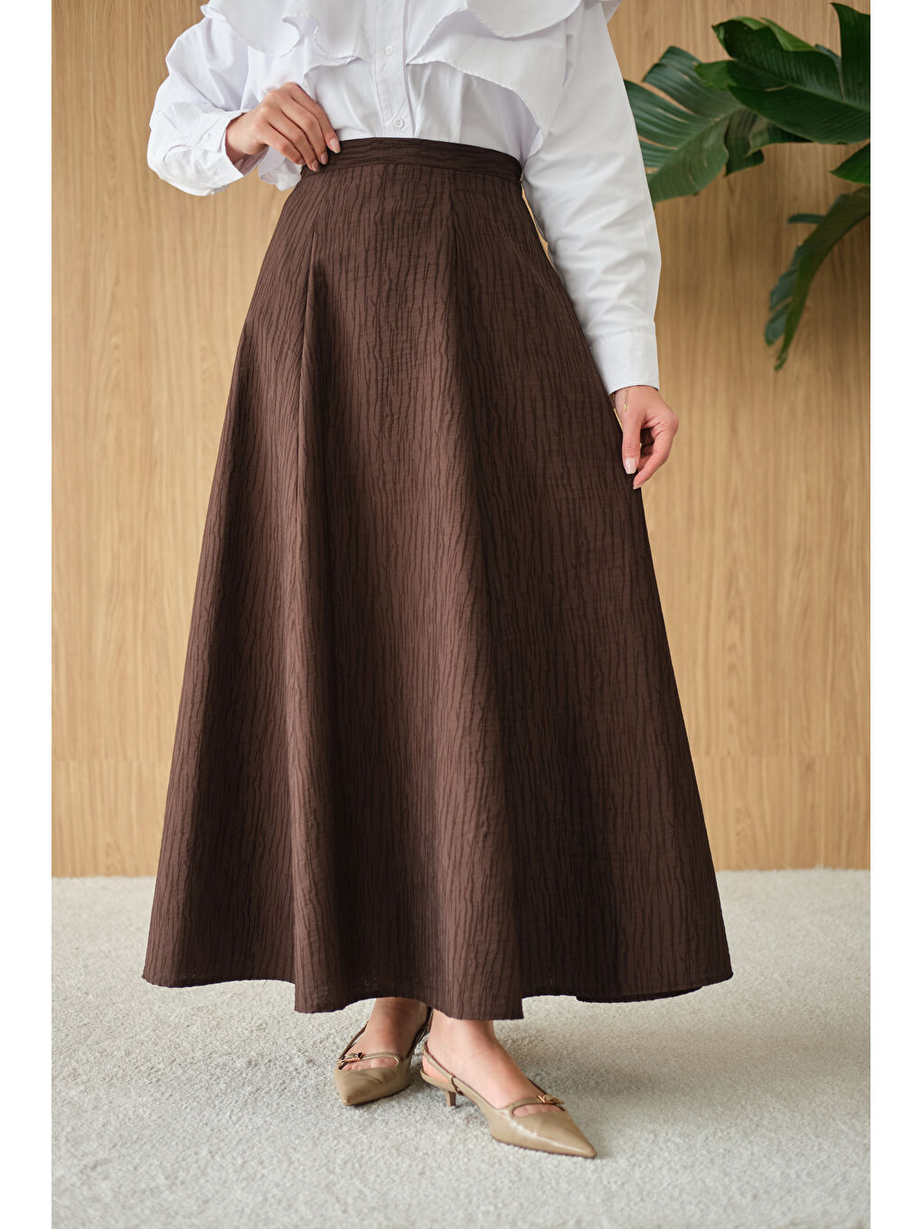 Kadın Yandan Fermuarlı Kendinden Desen Etek Kahverengi-1