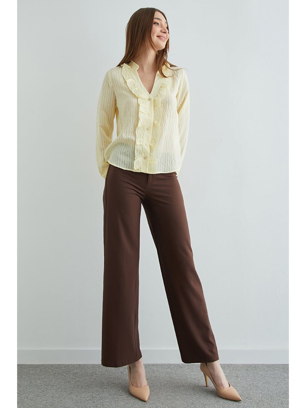 Sarı Önü Fırfırlı Çizgili Jakarlı Gömlek-4