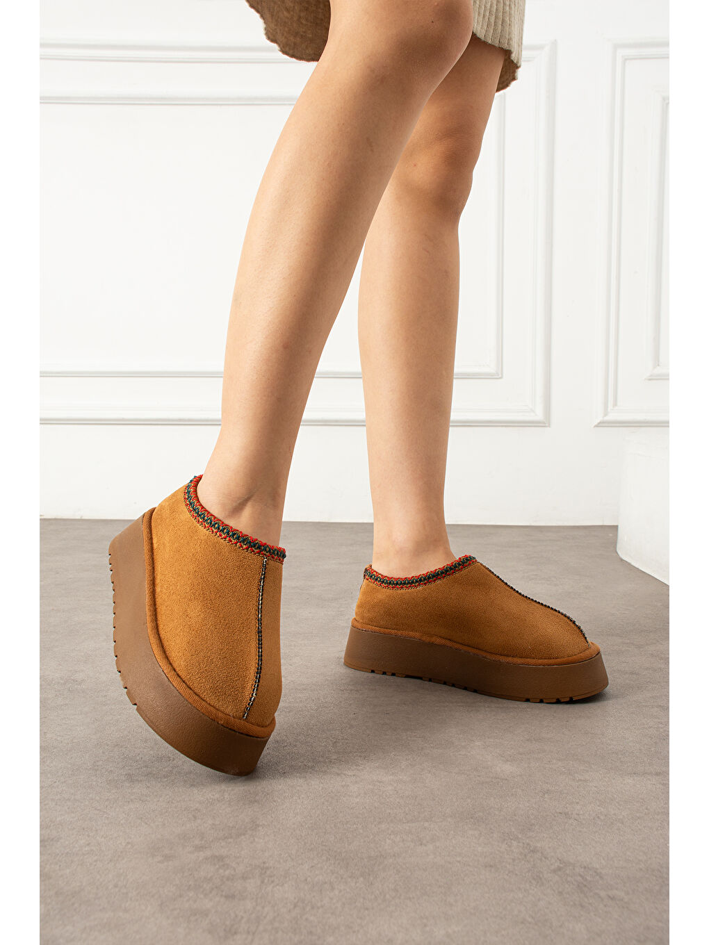 Kahverengi Kadın Günlük Terlik Model Bot-1