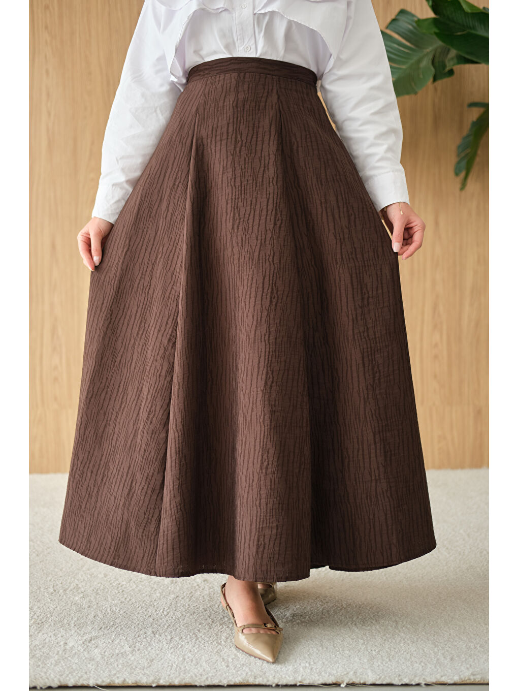 Kadın Yandan Fermuarlı Kendinden Desen Etek Kahverengi-3