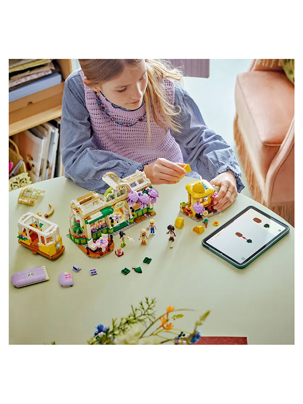 Friends Bitki Kafe ve Çiçekçi Dükkanı 42671-6