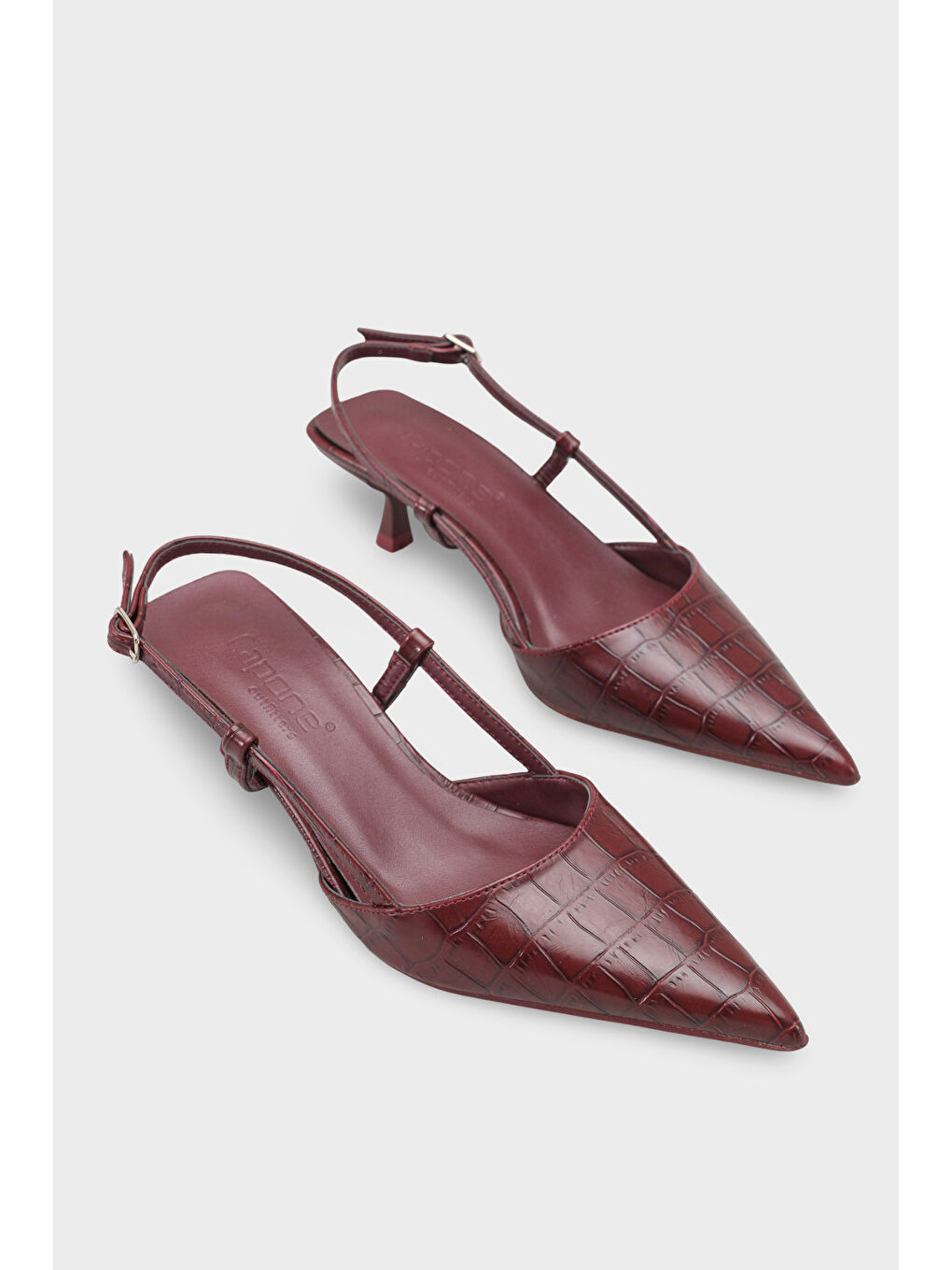 Bordo Vitoria Sivri Burunlu Orta Topuklu Arkası Kare Arkadan Bantlı Kadın Ayakkabı-1