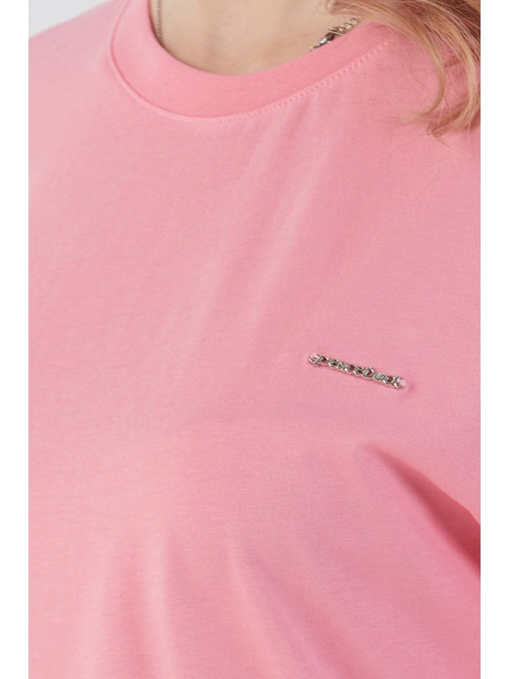 Pembe Peacebud Aksesuar Detaylı Oversize Crop Tişört-4