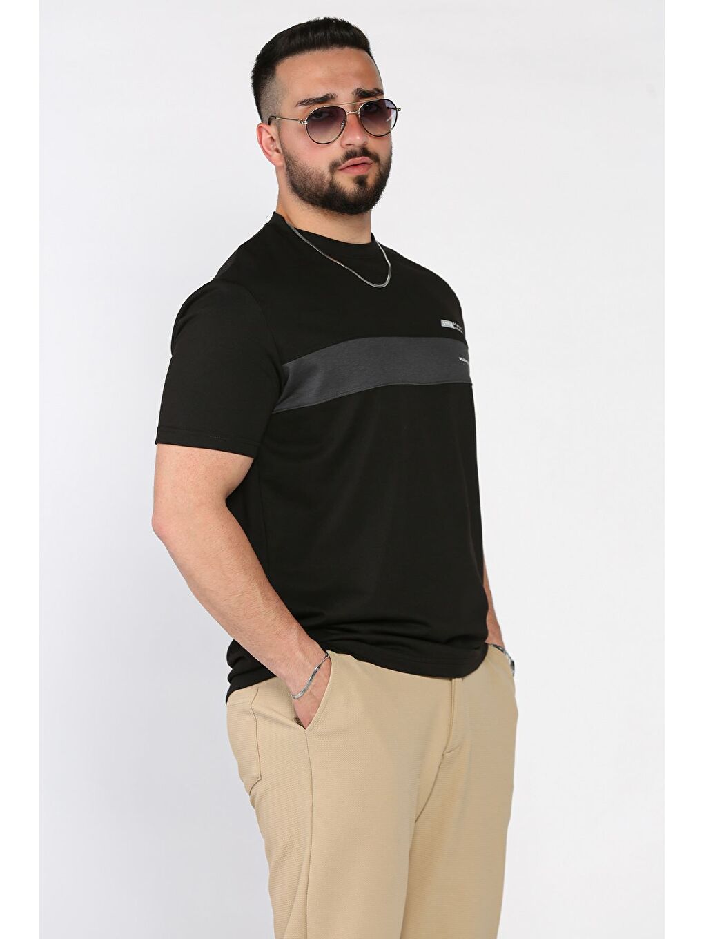 Siyah Erkek Bisiklet Yaka Baskılı Tişört-1