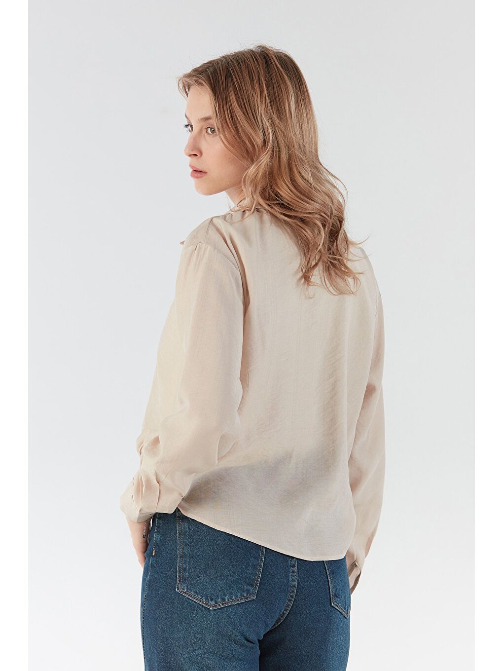 Bej Basic Body Detaylı Kolyeli Gömlek-2