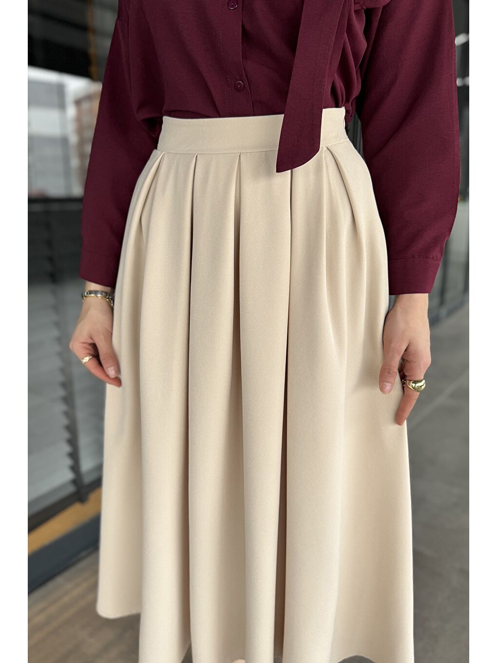 Bej Kadın Yan Fermuarlı Pileli Tesettür Etek-5