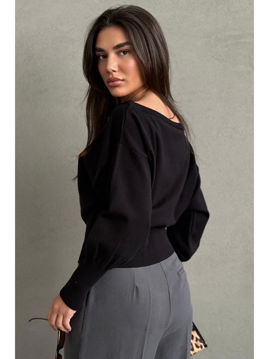 Siyah Ribbed Asimetrik Kesimli Kadın Kazak Mg2744-3