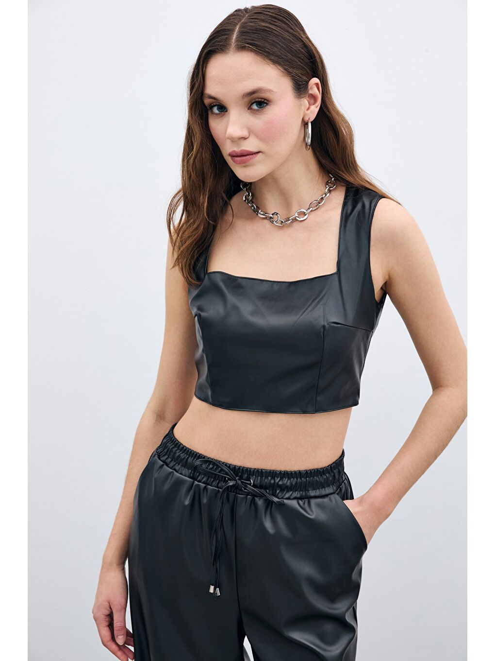 LCW Casual Kare Yaka Deri Crop - Siyah - 1