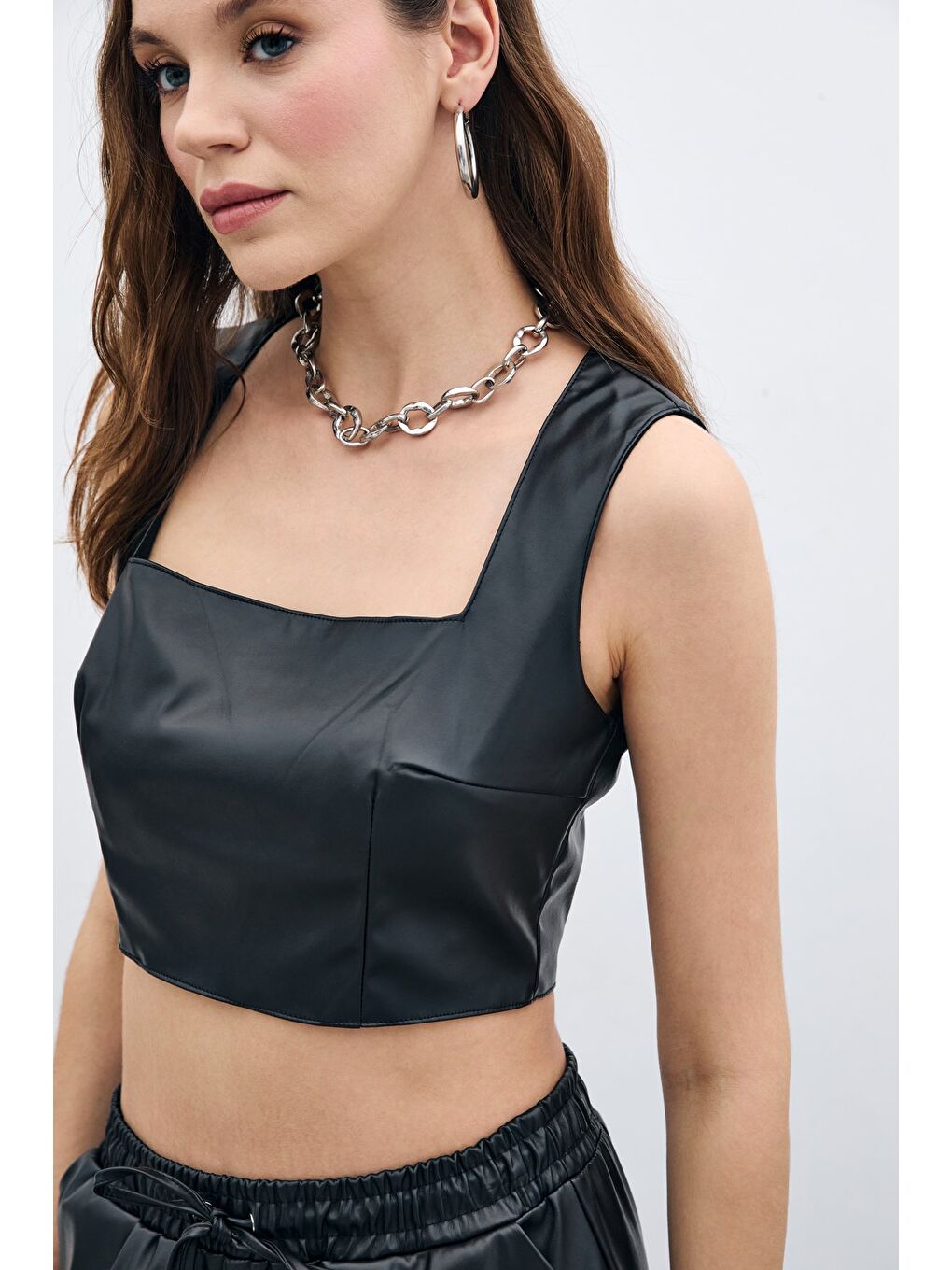LCW Casual Kare Yaka Deri Crop - Siyah - 2