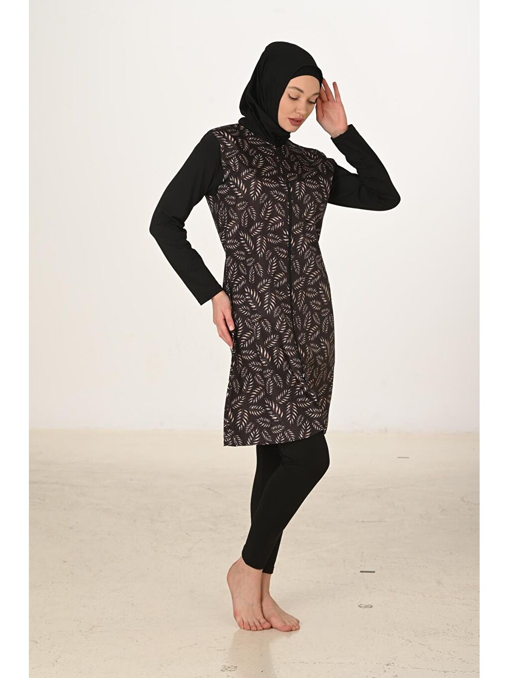 Siyah Tam Kapalı Desenli Paraşüt Kumaş Tesettür Mayo 3439-3