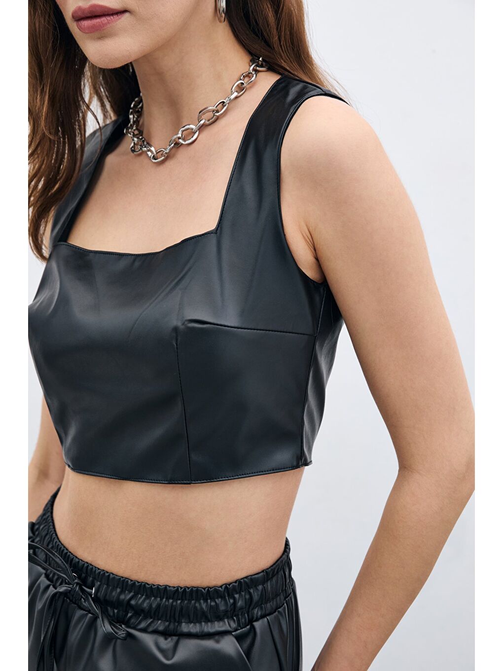 LCW Casual Kare Yaka Deri Crop - Siyah - 3